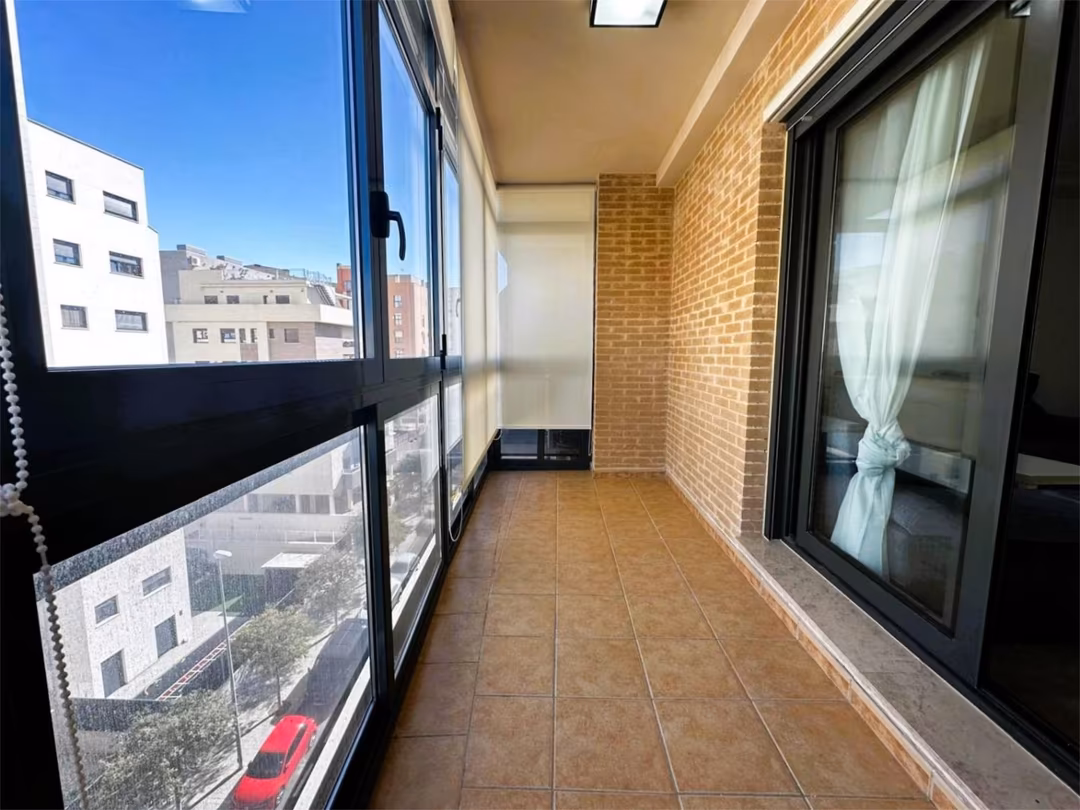 Piso en  Carrer Científico Jaime Santana 7 - Foto 4