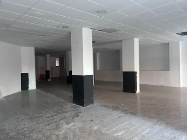 Local comercial en  Avinguda de Josep Tarradellas - Foto 3