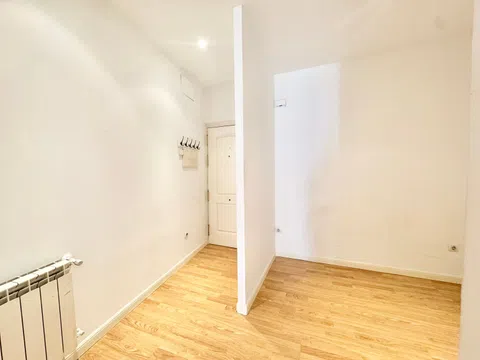 Piso en calle de los Jardines, 8