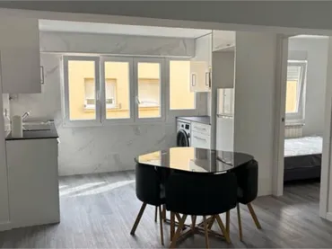 Piso en Valdecilla - Foto 4