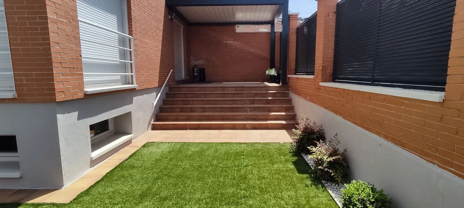 Chalet pareado en calle de Álvaro Cunqueiro, 32 - Foto 2