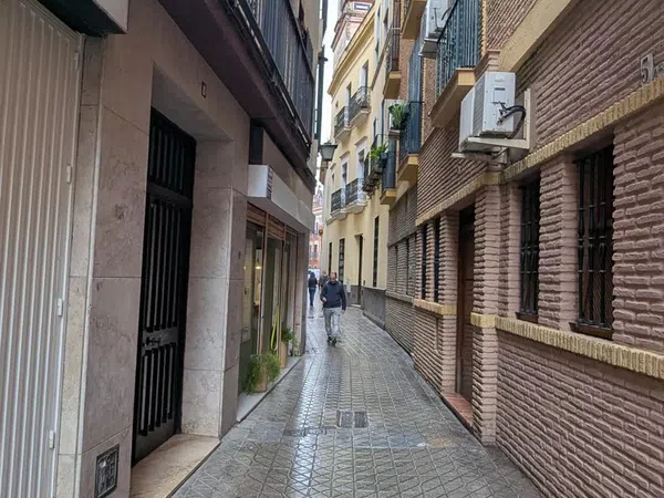 Piso en calle Descalzos, 6 - Foto 2