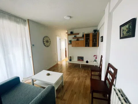Piso en calle de Tembleque, 54