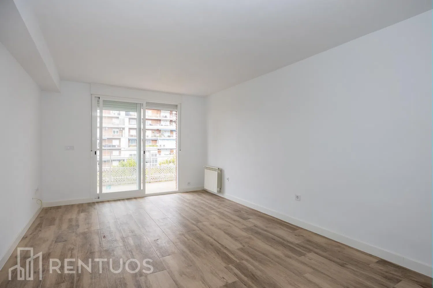 Piso en calle Cabo de San Vicente - Foto 2