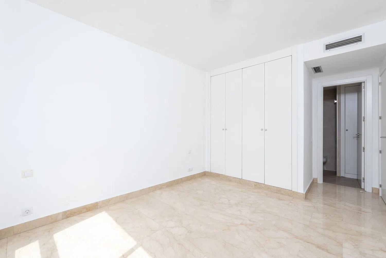 Piso en calle de Esteban Palacios - Foto 2