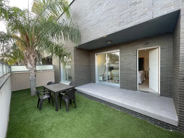 Piso en calle Profesor Joaquín Hellín, 1