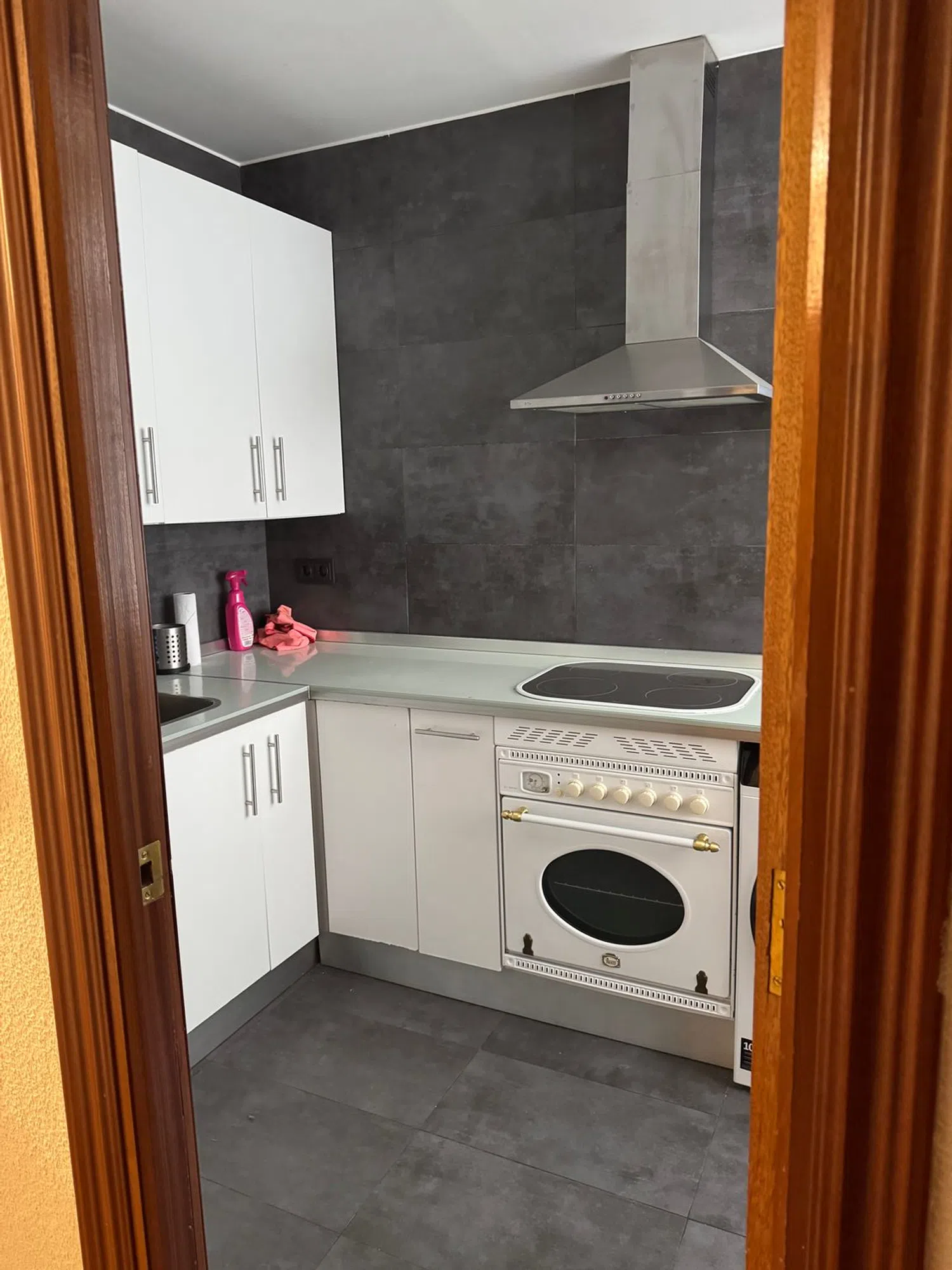 Piso en Reyes Católicos - Foto 8