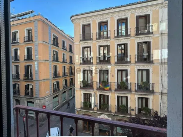 Piso en calle de Valverde, 8