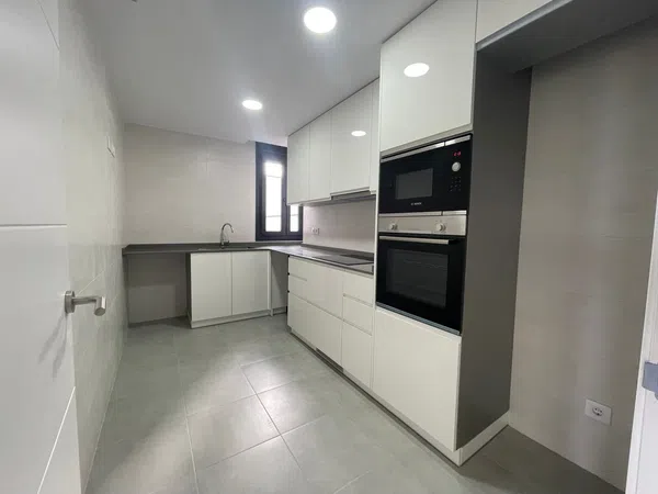 Piso en La Catalana - Foto 3