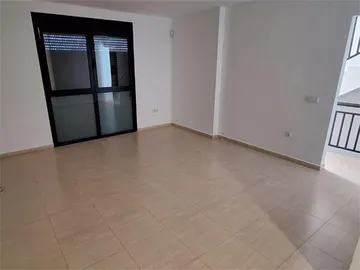 Casa adosada en calle Calle Acorán 30 - Foto 4