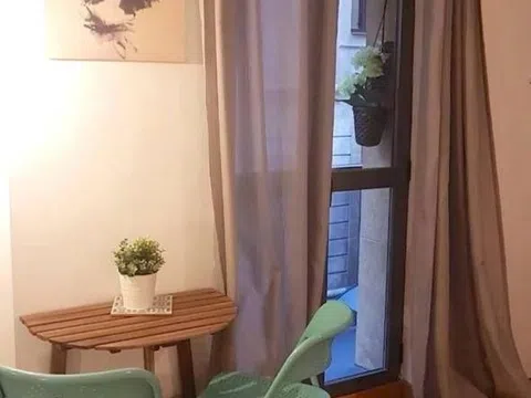 Piso en calle de Paredes, 8