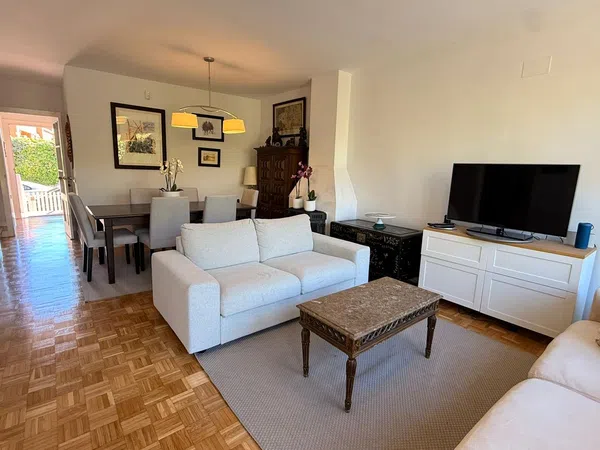 Chalet adosado en venta en Zona Carretera del Plantío - Foto 4