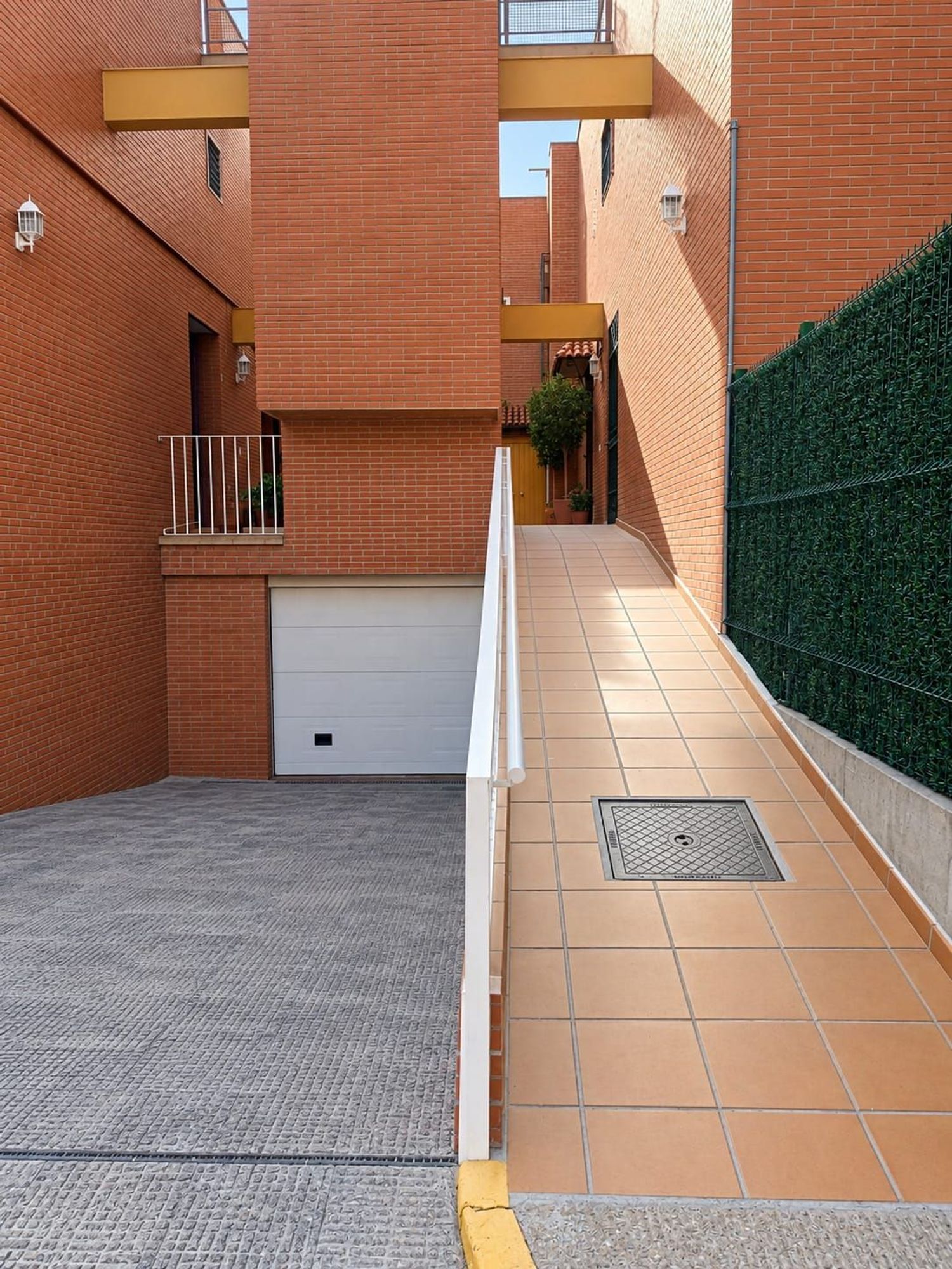 Chalet adosado en Calle Cielo, 3, Alcalde L. Uruñuela - Palacio de Congresos - Foto 3