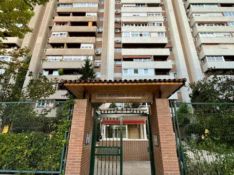 Piso en calle de Santa Hortensia, 43
