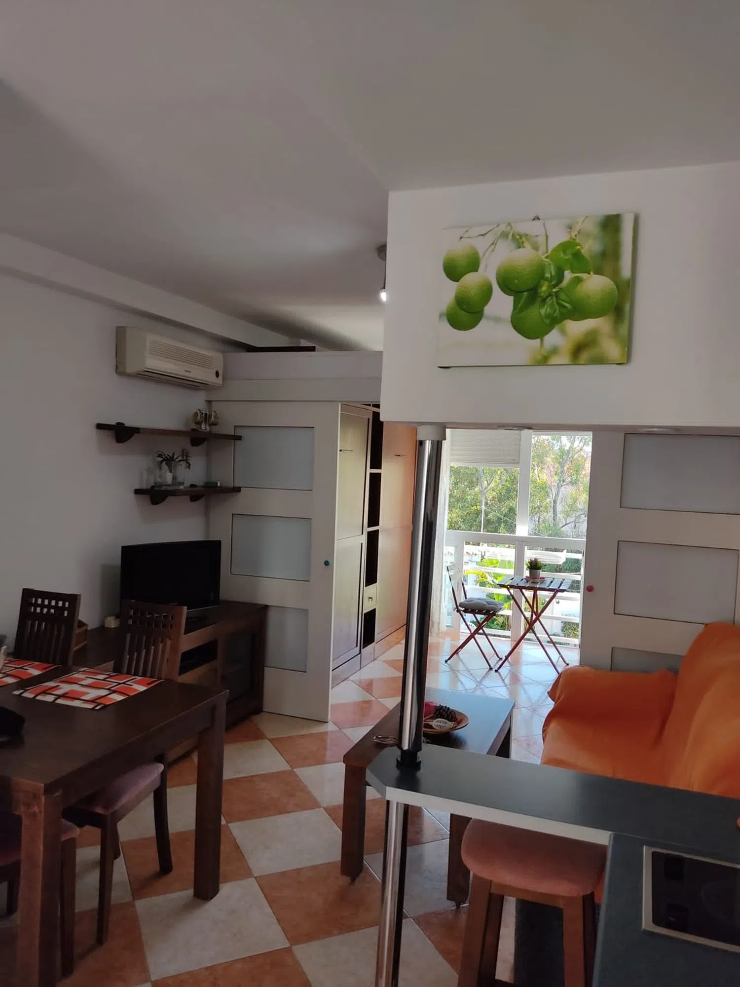 Estudio en avenida de los Abedules, 3 - Foto 1
