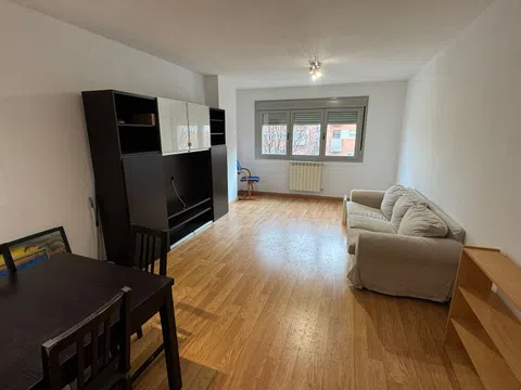 Piso en calle de la Sierra de Atapuerca, 36