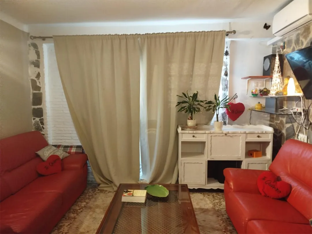 Piso en  Calle Periodista Eduardo León 4 - Foto 2