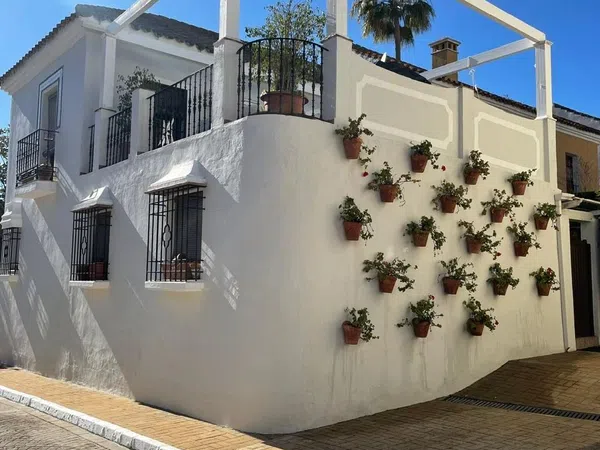 Chalet adosado en calle 11, 17 - Foto 1