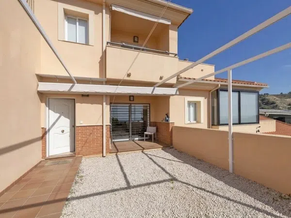 Chalet adosado en Barrio Cerrado de Calderón - Hacienda Paredes - Foto 1