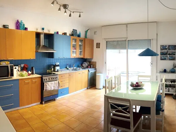 Chalet adosado en paseo del Vint-i-dos de Juliol, 550 - Foto 5