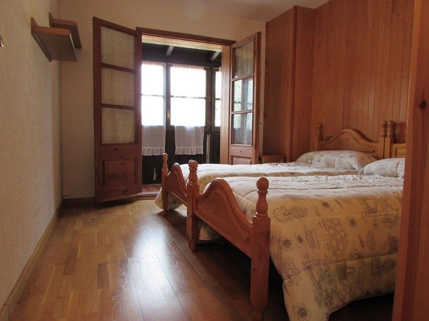 Piso en Avenida Port del Comte, 21 - Foto 4