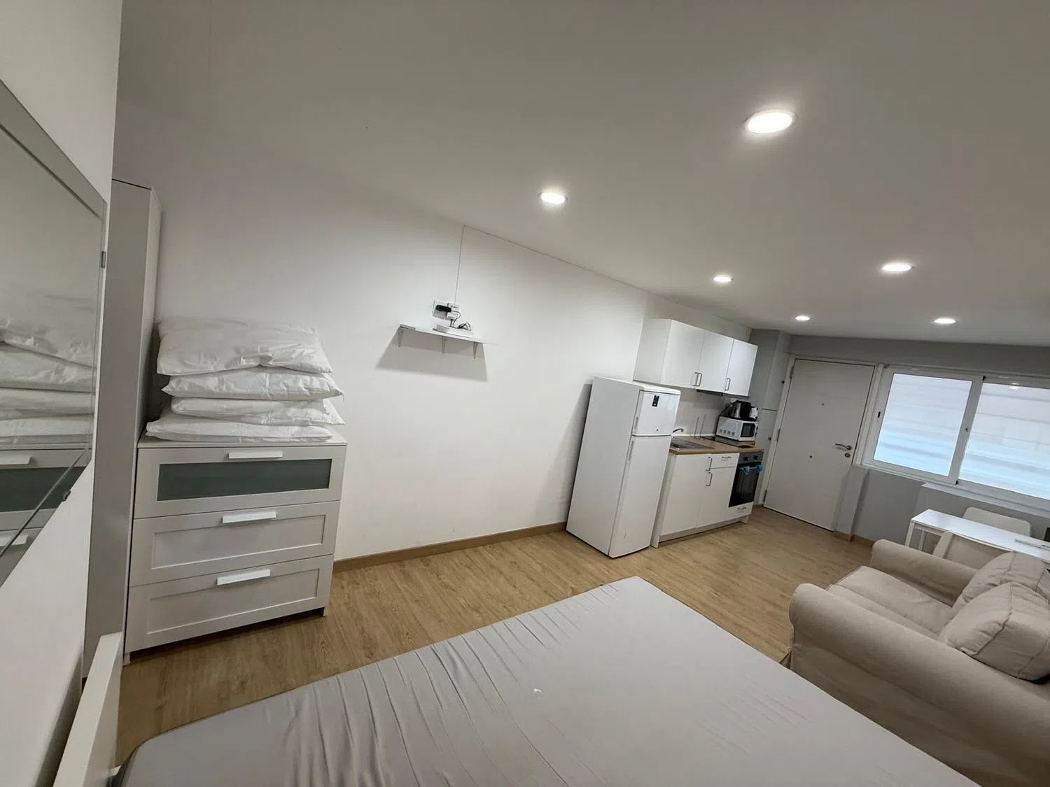 Estudio en avenida de la Mare de Déu de Montserrat, 153 - Foto 2