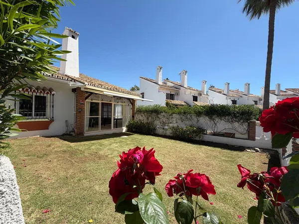 Chalet pareado en Calle Don José de Orbaneja, 1 - Foto 1