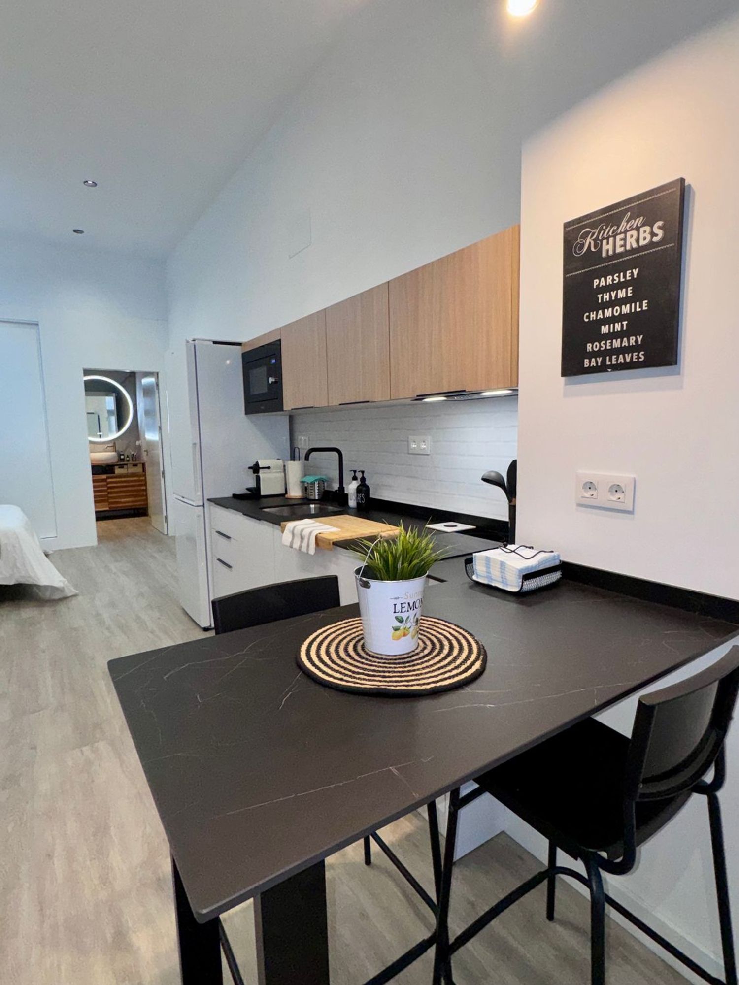 Estudio en calle Omar, 8 - Foto 4