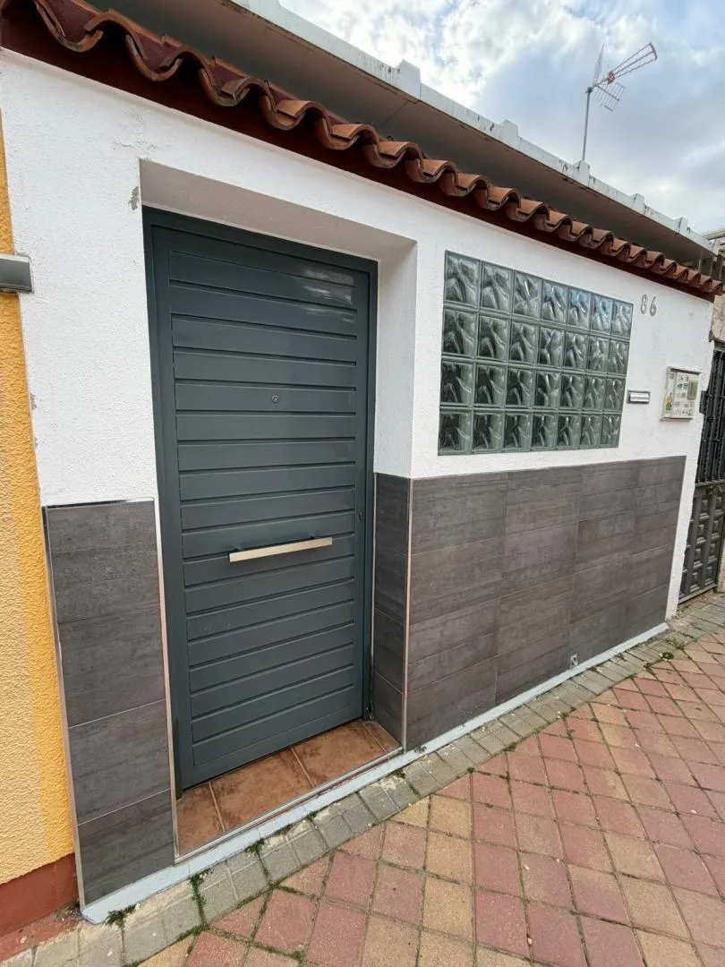 Casa adosada en  Calle de Santa Rafaela María del Sagrado Corazón 86