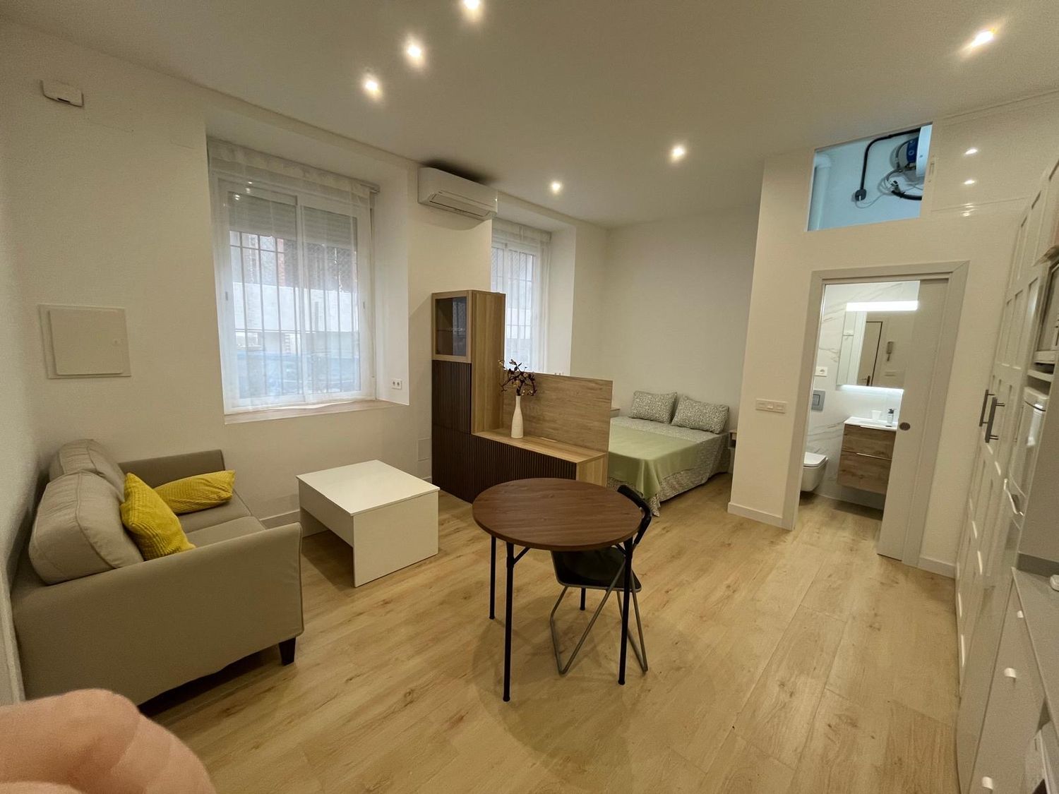 Estudio en calle de Antonio Pérez, 17