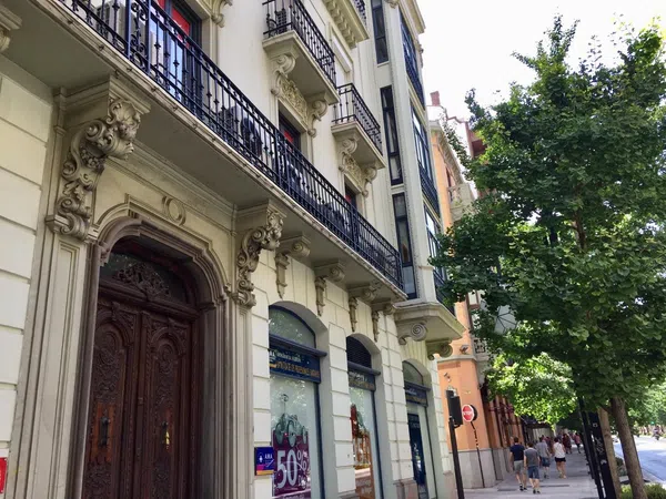 Piso en calle Gran Vía de Colón, 46 - Foto 2