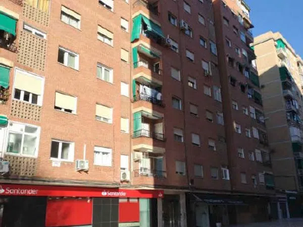 Piso en calle Reina Mora, 3