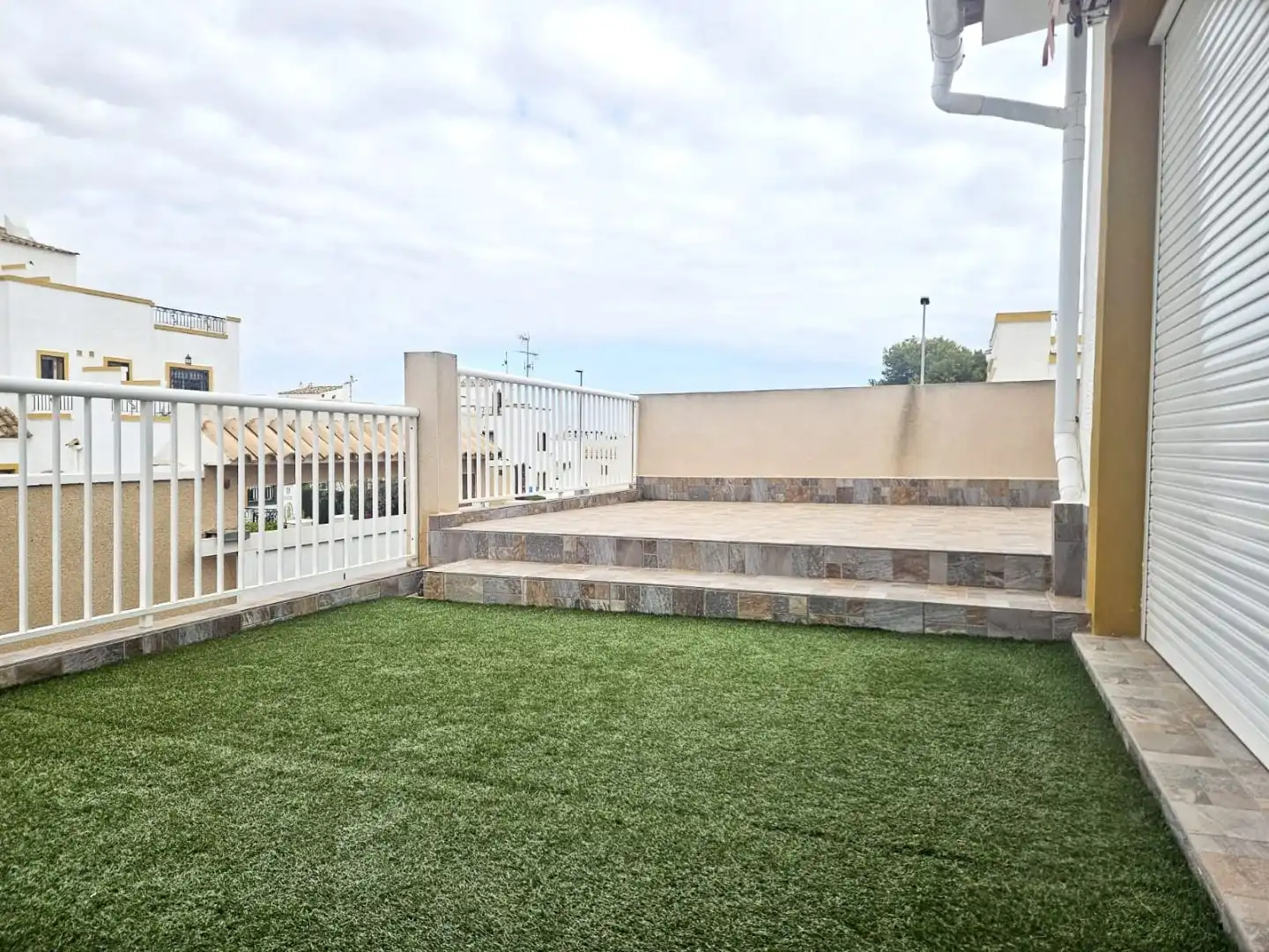 Casa adosada en  Calle Lagunas de Ruidera 73 - Foto 5