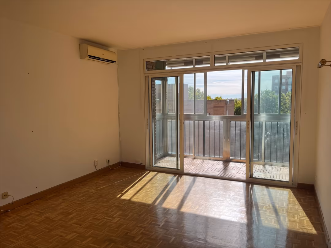 Piso en  Calle Bergantín 18