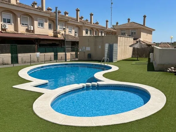 Chalet adosado en calle la Loma, 30