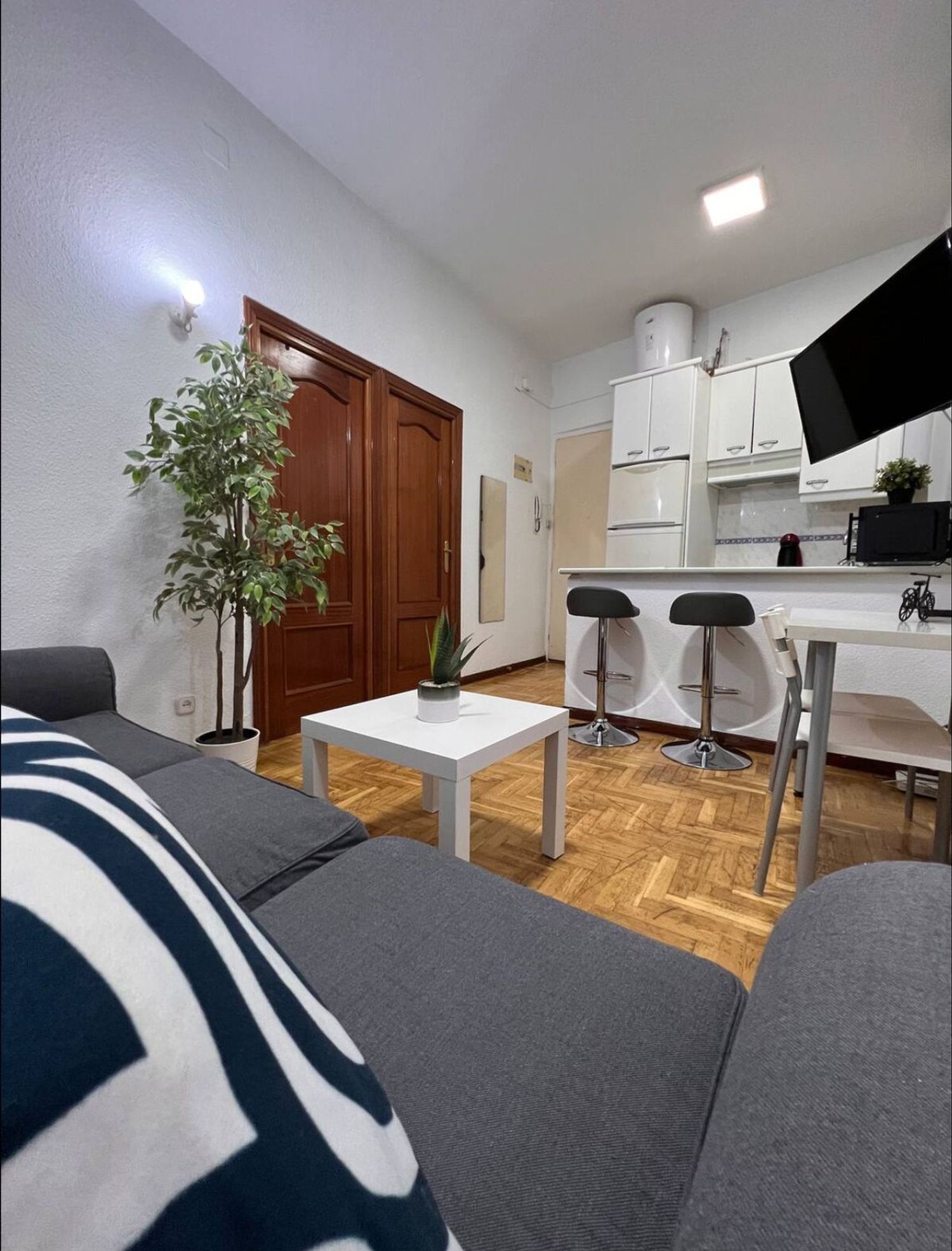 Piso en calle de San Bernardo, 85 - Foto 1