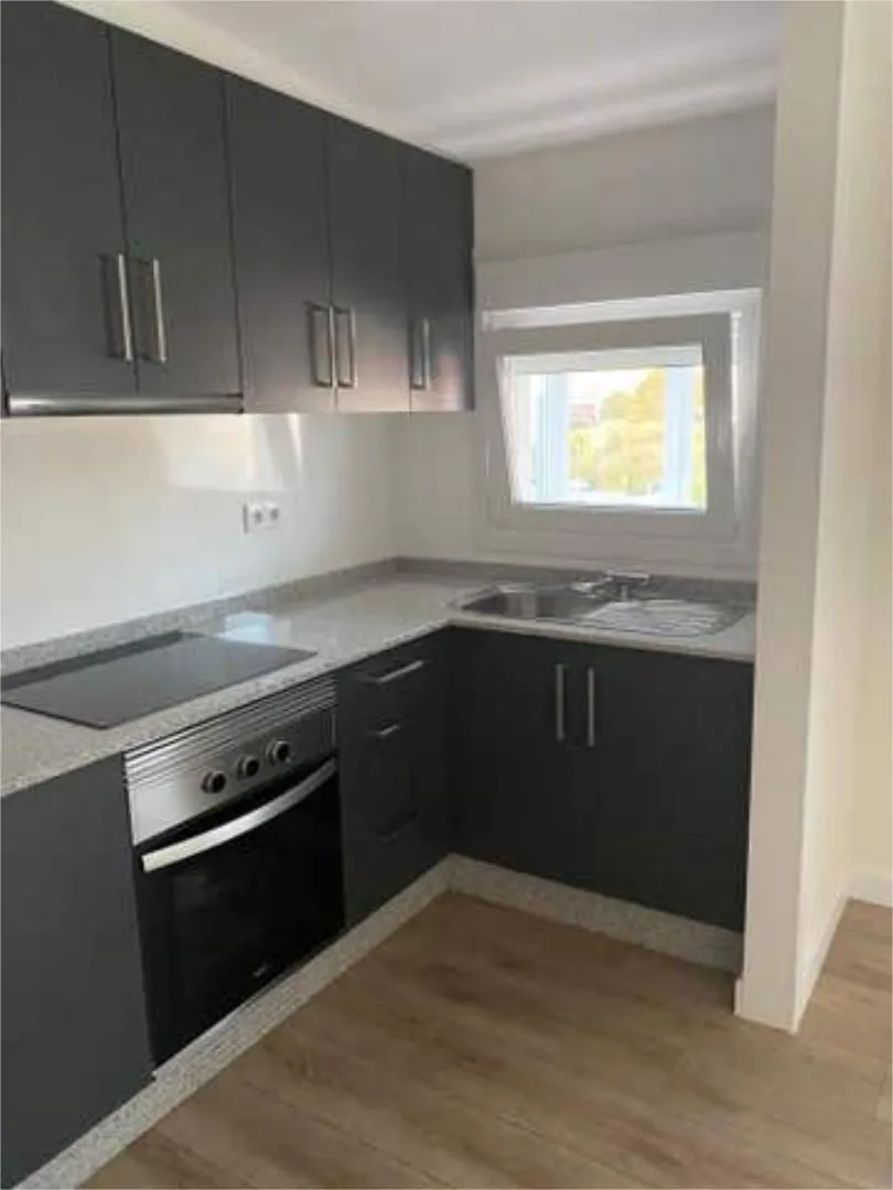 Piso en Sigüeiro - Foto 1