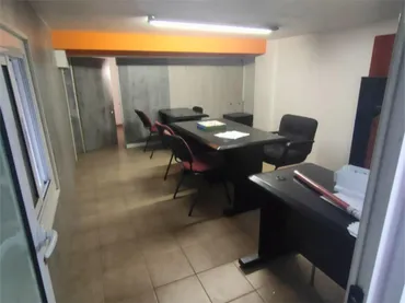 Local comercial en  Carrer de Josep Armengol 54 - Foto 4