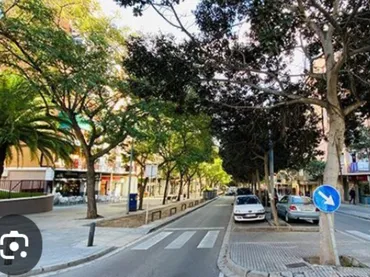Casa adosada en  Avinguda de Josep Tarradellas 12 - Foto 2
