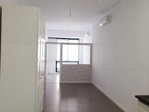 Estudio en avenida de Talavera de la Reina, 13