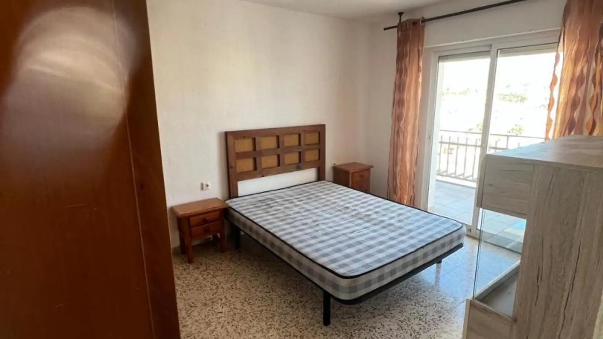 Piso en  Avenida de los Lirios Local - Foto 5