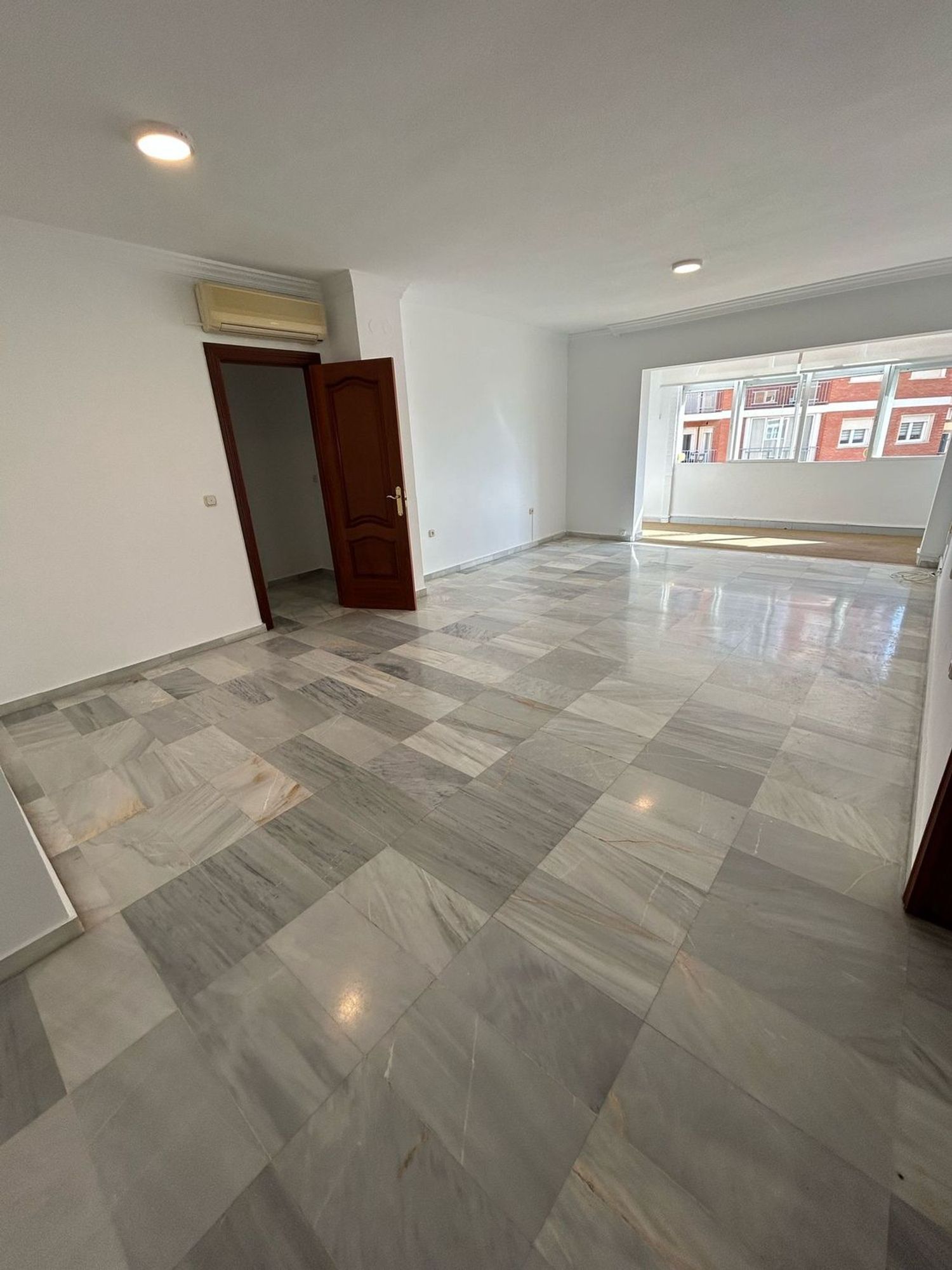 Piso en Calle Vélez Málaga, Malagueta - Monte Sancha - Foto 2