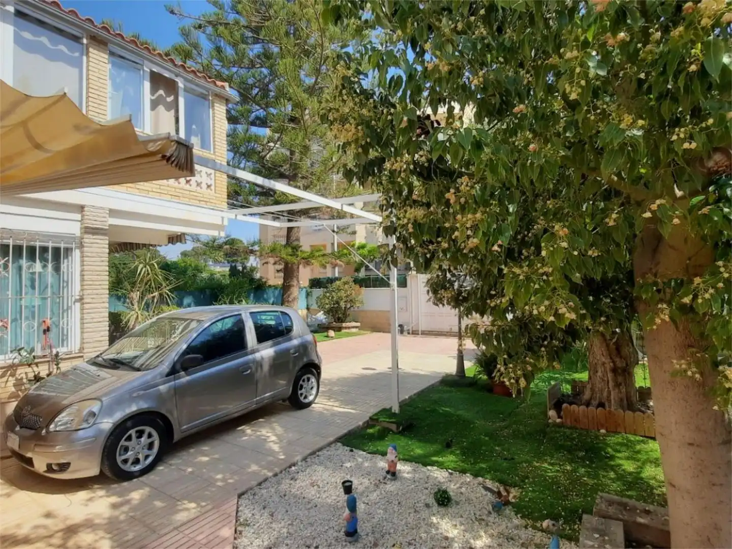 Casa adosada en  Carrer de Gastón Castelló 17 - Foto 3