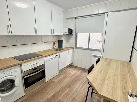 Piso en paseo de María Agustín, 74