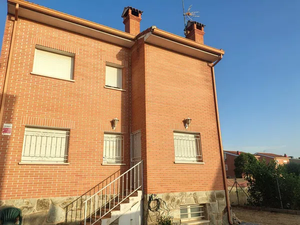 Chalet pareado en Calle Santa Agueda, 1 - Foto 2