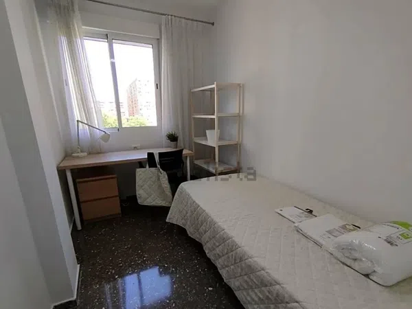 Piso en Calle de l'Explorador Andrés, Ciutat Jardí - Foto 2