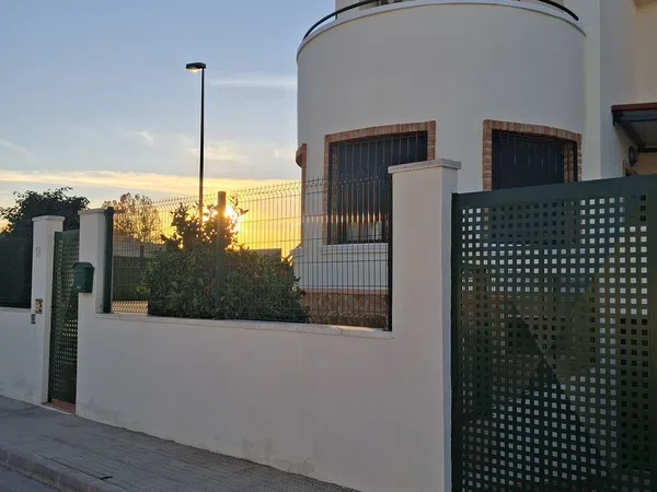 Chalet pareado en Calle Miguel de Cervantes, 4 - Foto 2