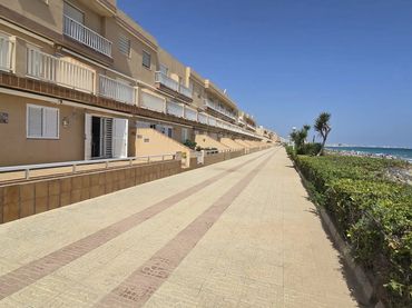 Casa adosada en  Gran Vía de la Manga 1B - Foto 7