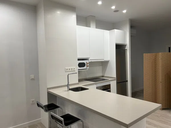 Estudio en calle de la Gloria, 14 - Foto 1