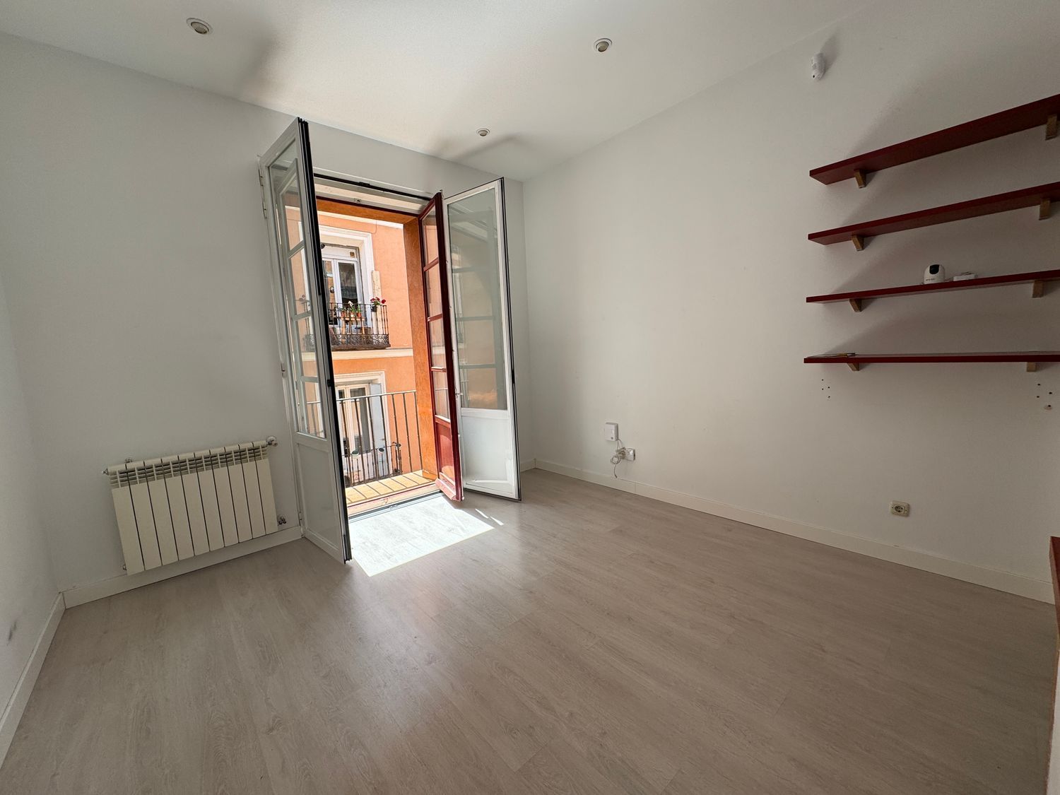 Piso en venta en Calle de Embajadores, 26 - Foto 1